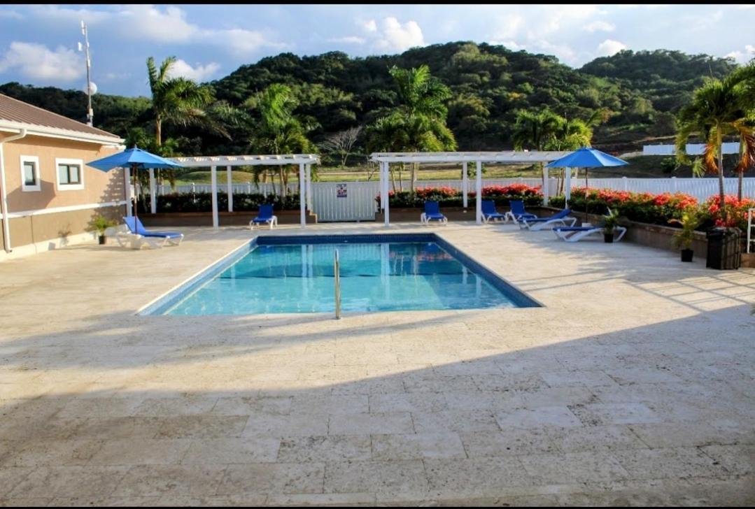 Paradise Oasis At Oceanpointe - Pool And Free Parking Lucea Exteriér fotografie