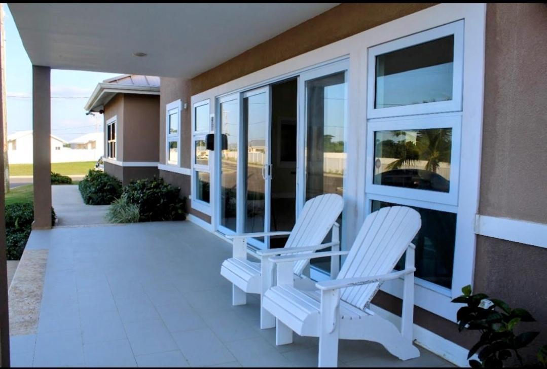 Paradise Oasis At Oceanpointe - Pool And Free Parking Lucea Exteriér fotografie