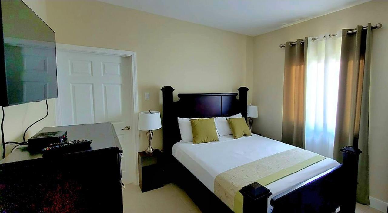 Paradise Oasis At Oceanpointe - Pool And Free Parking Lucea Exteriér fotografie